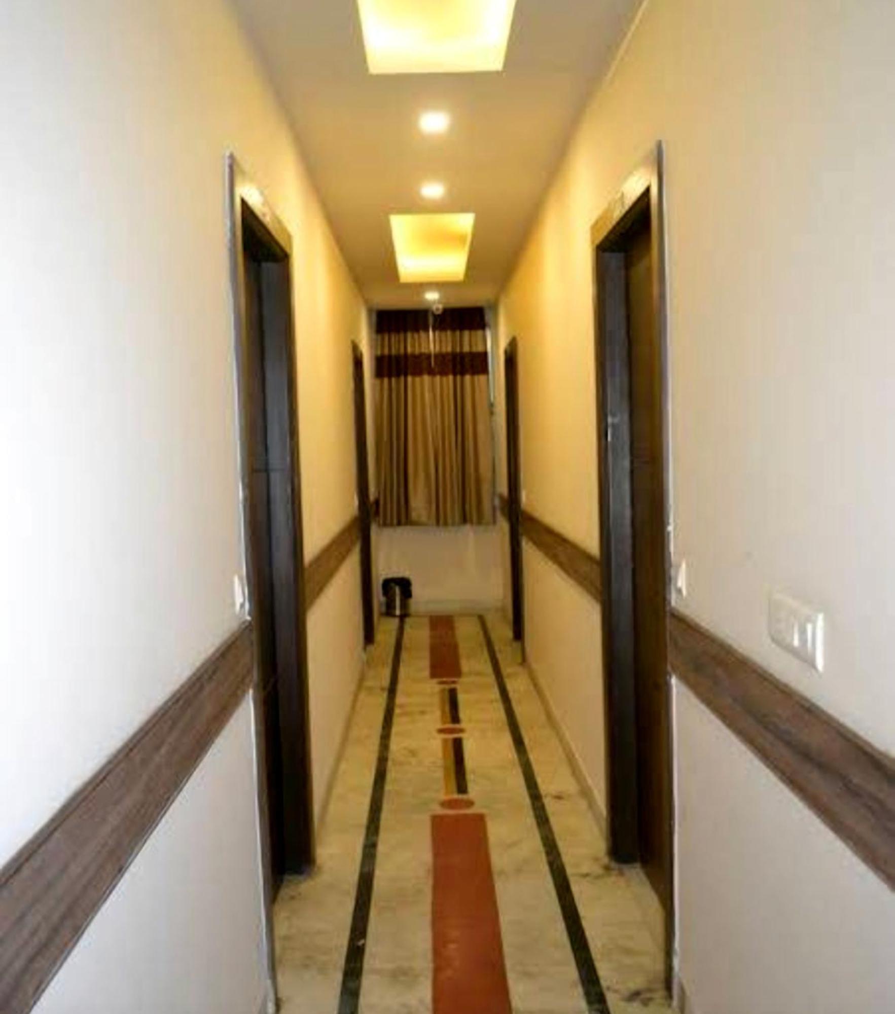 Hotel Merry Gold New Delhi Ngoại thất bức ảnh